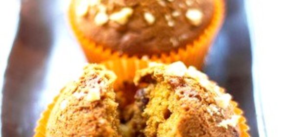 Маффины с грецкими орехами и джемом