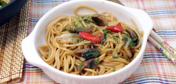 Яйца, фаршированные консервированными креветками