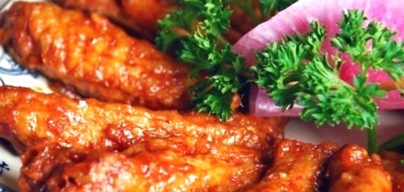 Куриные крылышки с аджикой в мультиварке