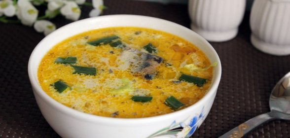 Быстрый суп из консервированной сайры со сметаной