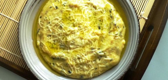 Кремовая полента с чесночно-базиликовым маслом