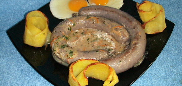 Колбаски домашние под острым соусом