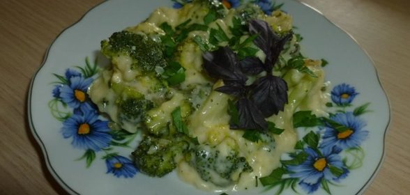Брокколи в сырном соусе