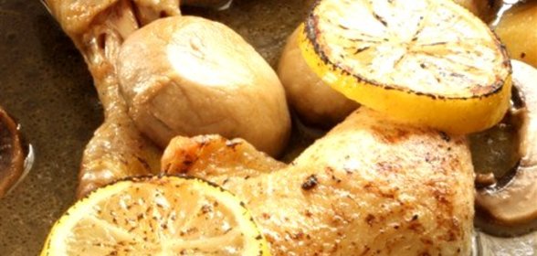 Курица с лимоном и оливками