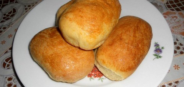 Пирожки с начинкой из квашеной капусты
