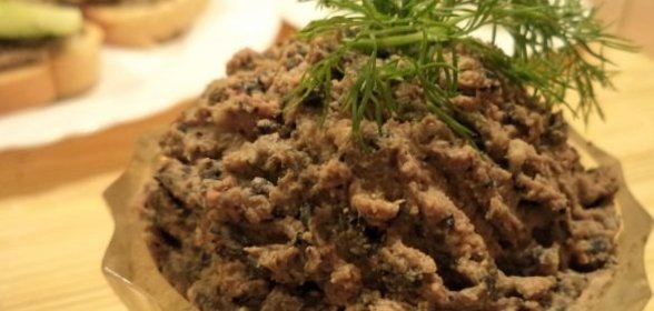 Свекольная ботва с сыром