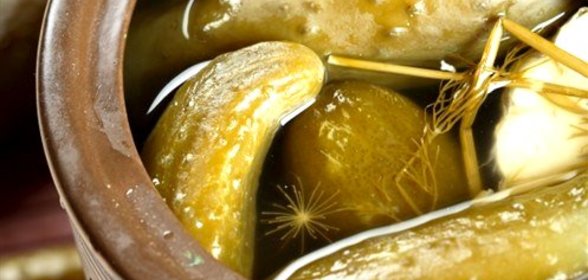 Соленые огурцы с уксусом