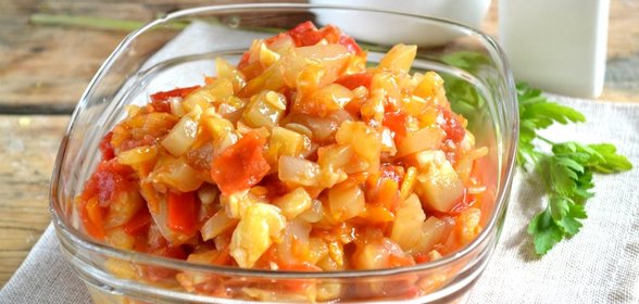Икра кабачковая с перцем и помидорами