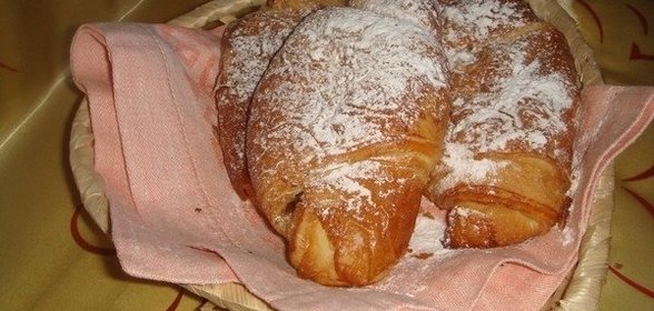 Круассаны с яблочным повидлом