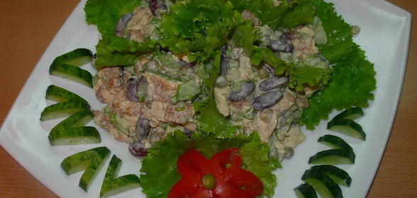 салат из консервированной фасоли с грибами