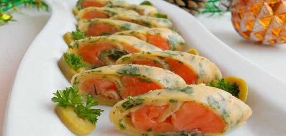 Рулетики из сыра с семгой