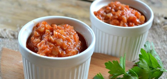 Аджика из кабачков с помидорами