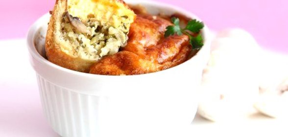 Жюльен с курицей, грибами и сметаной