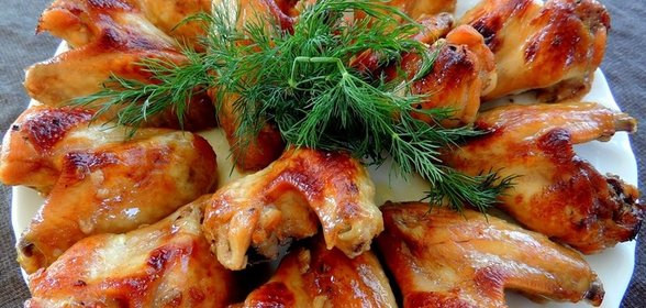 Куриные крылышки в томатном соусе