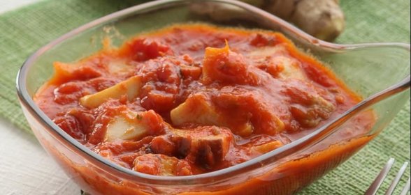 Белые грибы в пряном томатном соусе