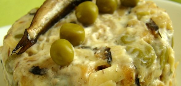 Салат со шпротами и сыром