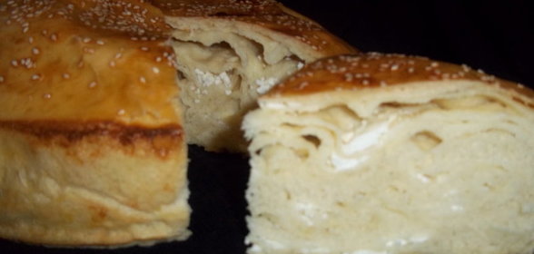 По мотивам «Арабской лепешки Bint Al-sahn» с брынзой