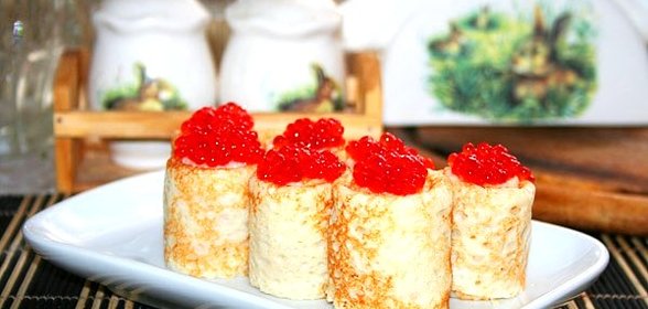 Блинчики с икрой красной