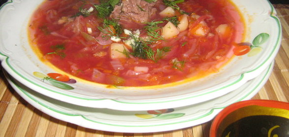 Быстрые щи из квашенной капусты,со свеклой и тушёнкой