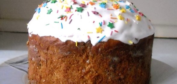 Кулич с белым изюмом