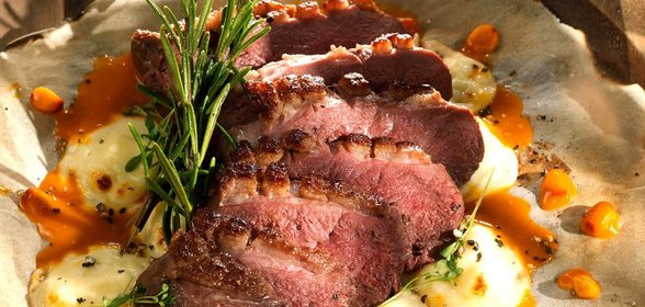 Утиная грудка с адыгейским сыром