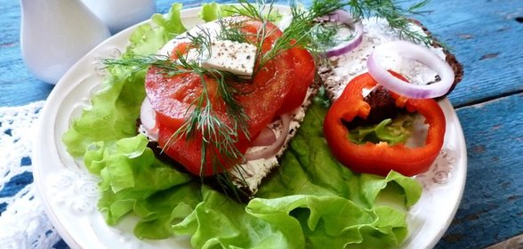 Сэндвич с фетой и овощами