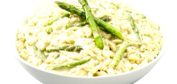 Ризотто с зеленым горошком, спаржей и шафраном