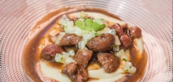 Почки в хересе с пармантье из сельдерея