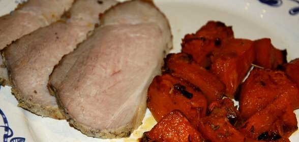 Тыква со свининой в духовке