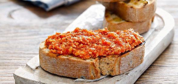 Альмогроте, паштет из сыра с помидорами