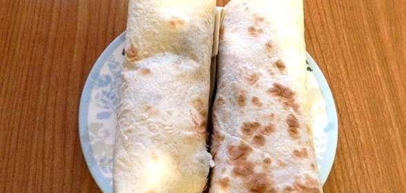 Шаурма из лаваша с курицей