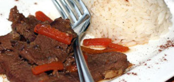 Краснокочанная капуста с брусникой