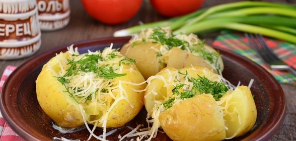 Молодой картофель с маслом и сыром в микроволновке