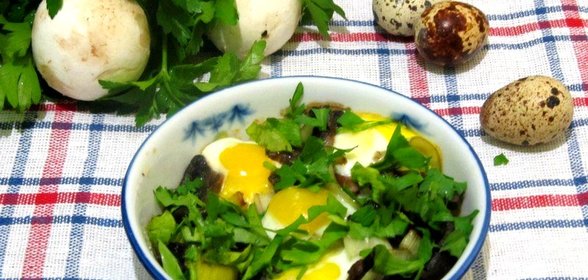 Грибы под перепелиными яйцами