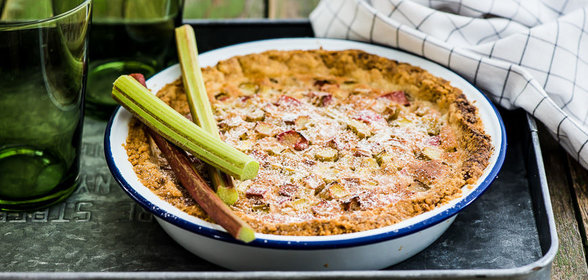 Пирог с ревенем из песочного теста