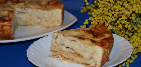 Блинный пирог с джемом и творожно-сметанным суфле