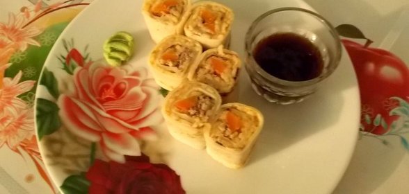Русский ролл с морковью и консервированной сельдью