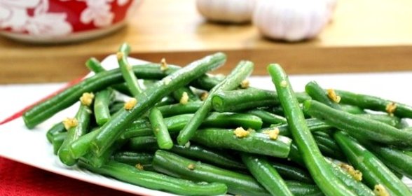 Стручковая фасоль с чесноком
