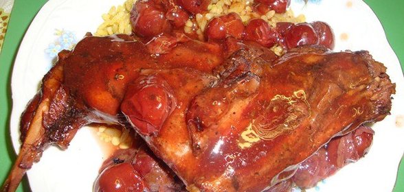 Кролик в вишневом соусе