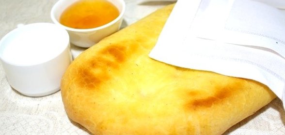 Хлебные лепёшки из теста на сыворотке