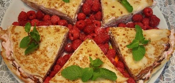 Заварные блинчики с творогом и малиной