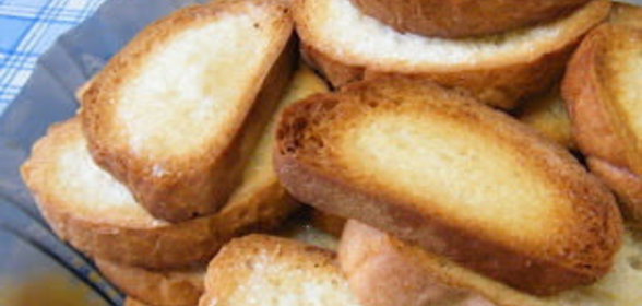 Фасоль стручковая с маслом и яйцами