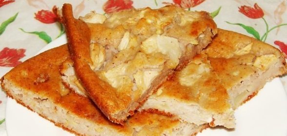 Пирог с яблоками манкой и творогом