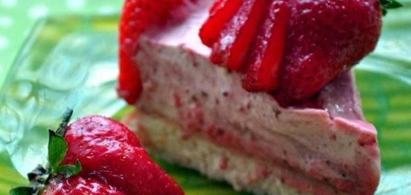 Клубничный торт-суфле