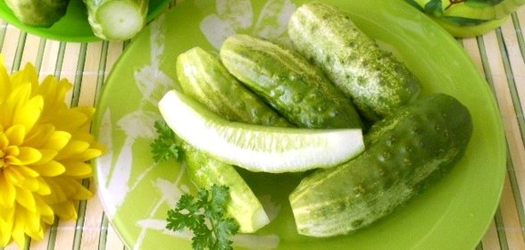 Малосольные огурчики хрустящие быстрого приготовления