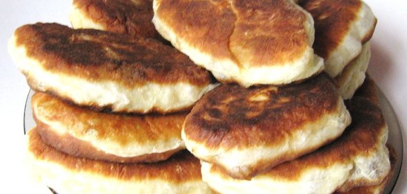 Пирожки жареные с печенью и картошкой