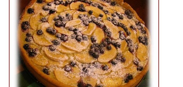 Яблочный тарт с черникой