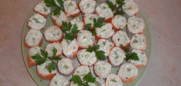 «Роллы» из крабовых палочек