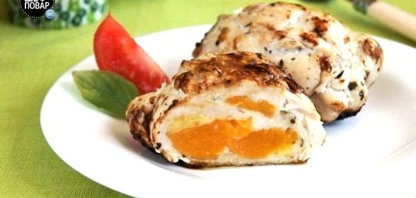 Рулетики куриные с консервированными персиками