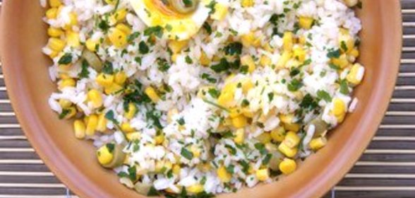 Летний плов с кукурузой и мятой